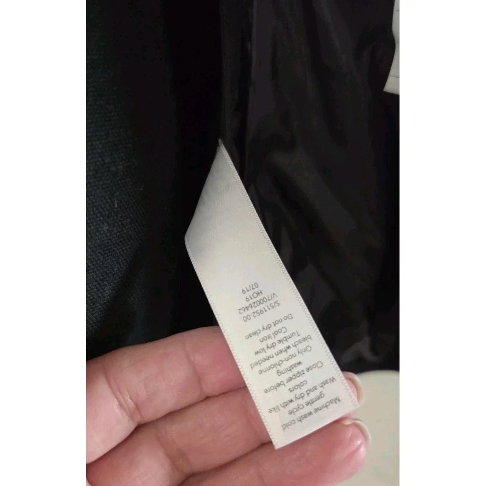 Athleta Girl Black Puffer Jacket Hooded Quilted Back To School XL 14 Thumbholes